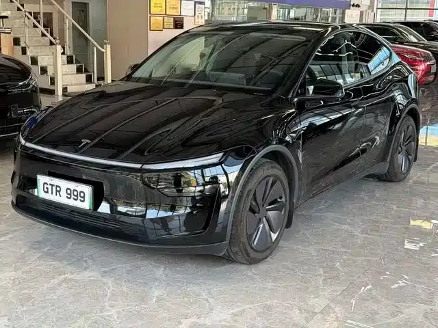 Tesla Model Y Facelift Long Range All-Wheel Drive 2025