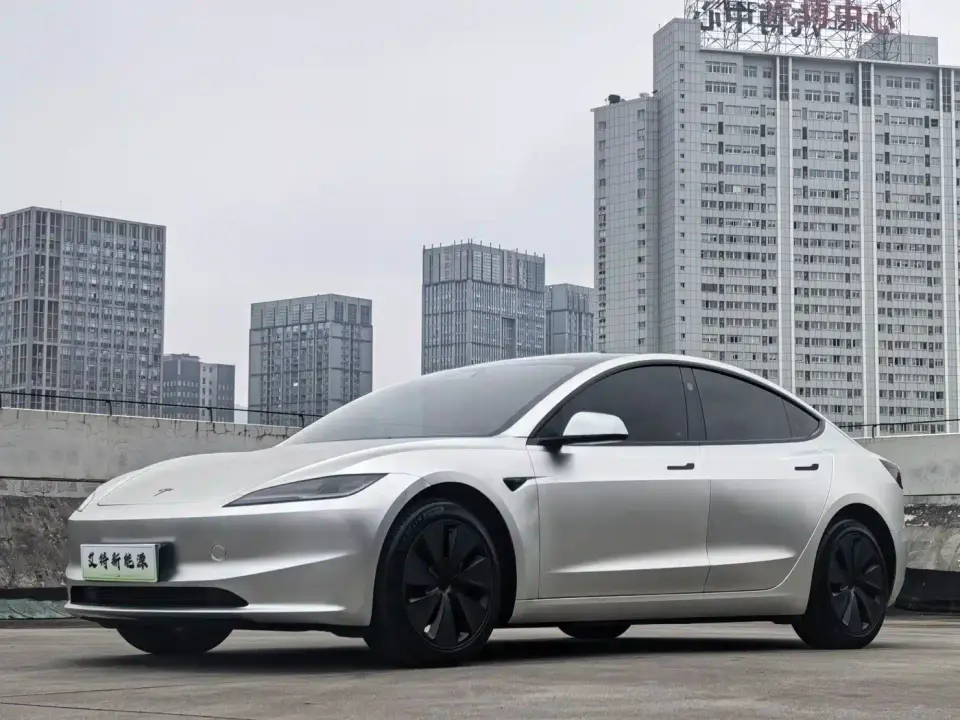 Tesla Model 3 Long Range All-Wheel Drive 2024
