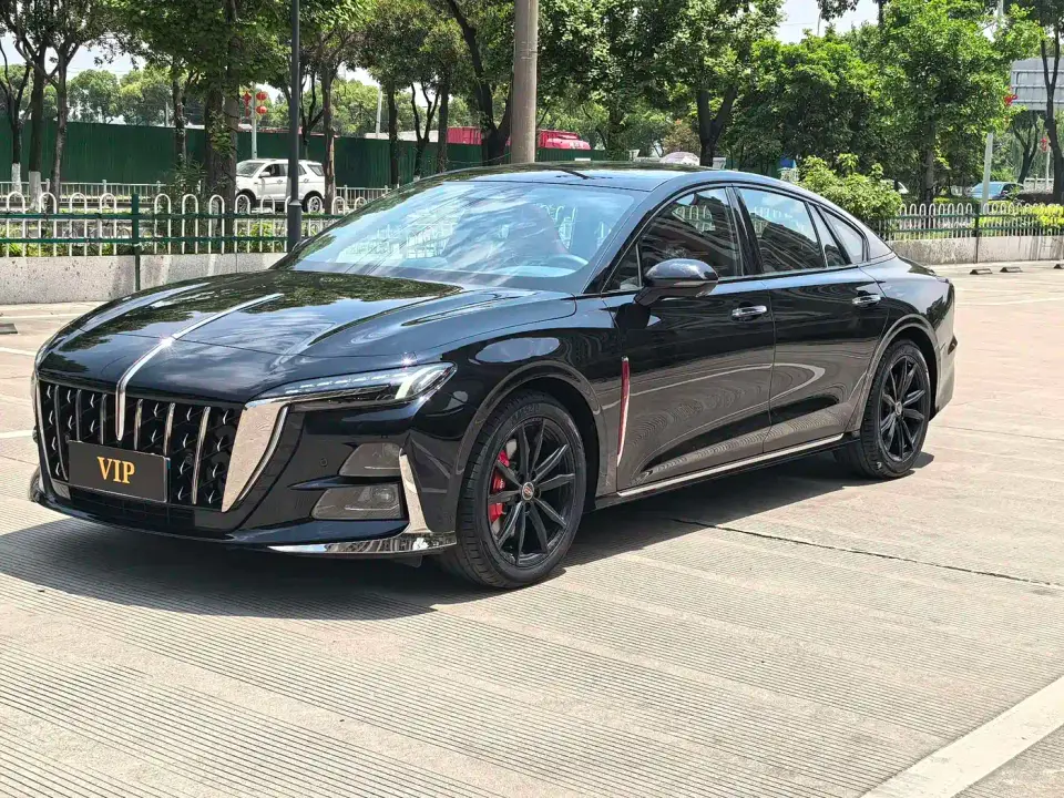 Hongqi H6 Model 2.0T Fashion Edition 2025