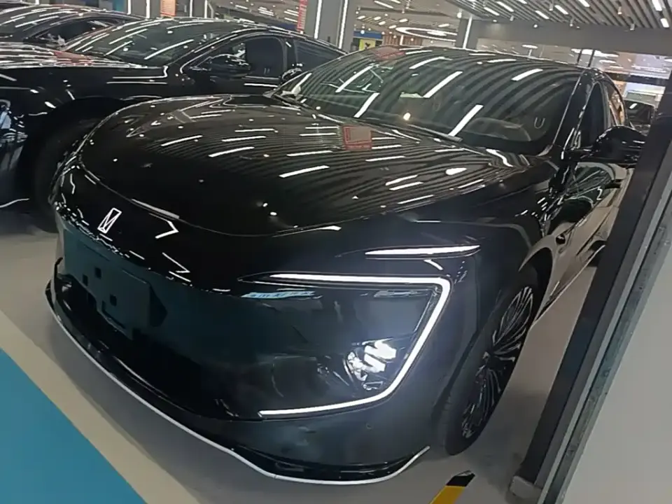 Avatr 12 Ultra Pure Electric AWD 2025