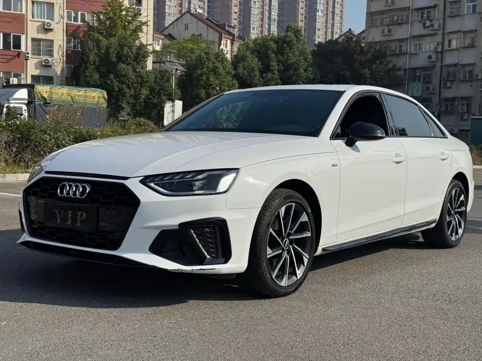 Audi A4L 40 TFSI Luxury Sport 2023