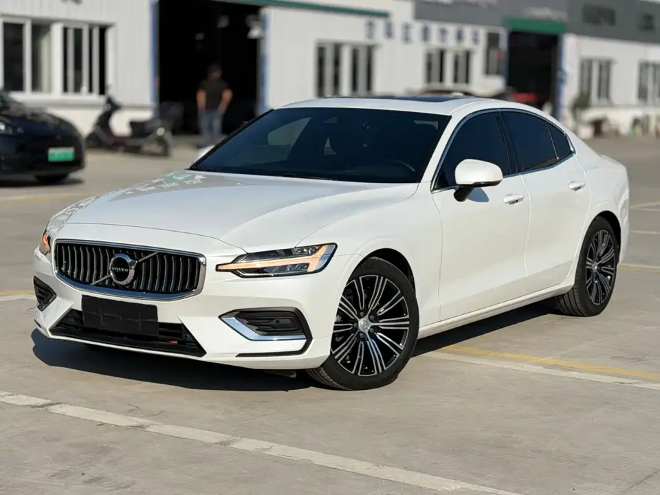 Volvo S60 T4 Smart Vision Luxury 2021