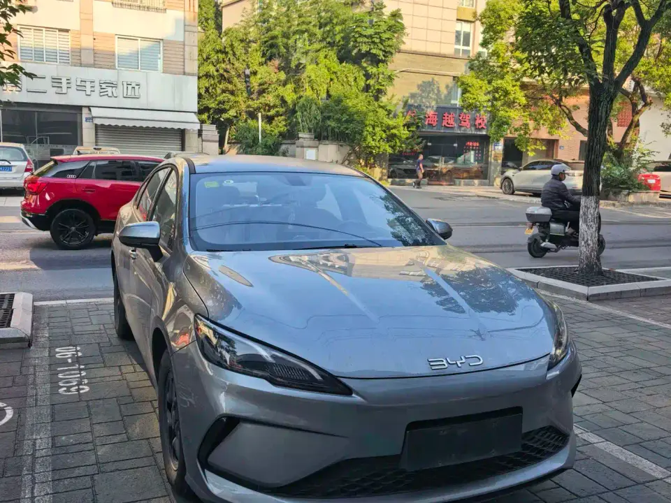 BYD Hai Bao 05 DM-i DM-i Smart Drive Edition 55KM Luxury 2025