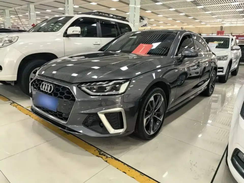 Audi A4L 40 TFSI Luxury Dynamic 2022