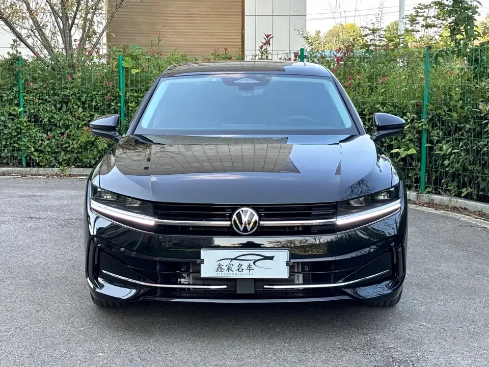 Volkswagen Magotan 300TSI Premium Edition Eye-catcher 2026