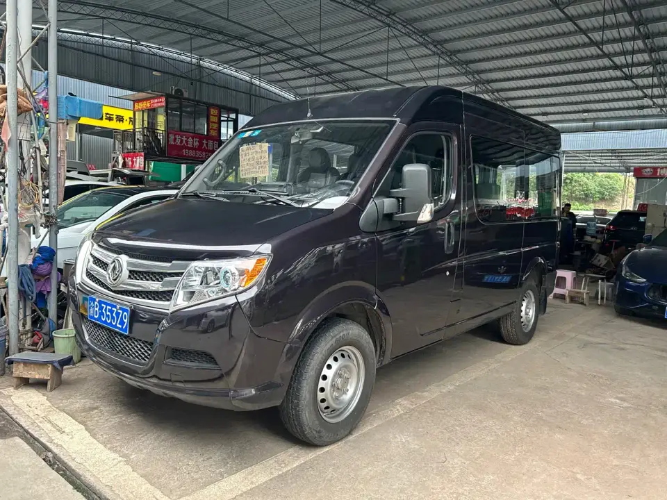 Dongfeng Yufeng Yufeng 2.3T A100 Standard Logistics Vehicle Short Wheelbase Medium Roof 5-9 Seats WP2.3 2019