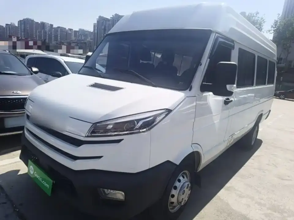Iveco Daily 2.5T V40 Van Long Wheelbase Medium Roof Dual Tire Sliding Door 2-3 Seats 2024