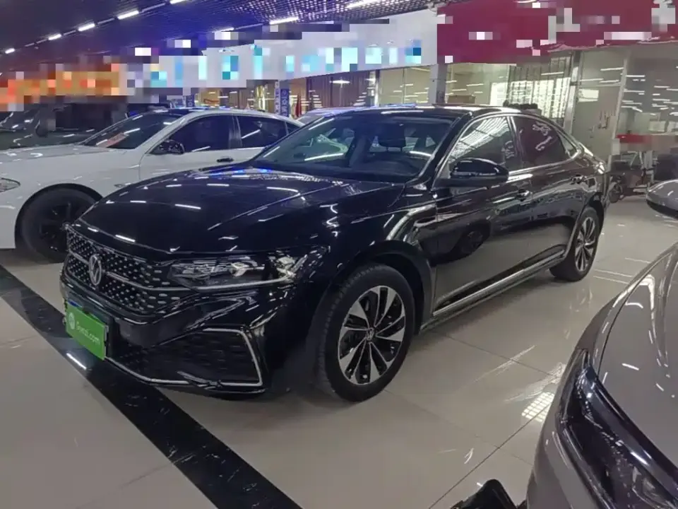 Volkswagen Passat Facelift 330TSI Starlight Elite Edition 2023