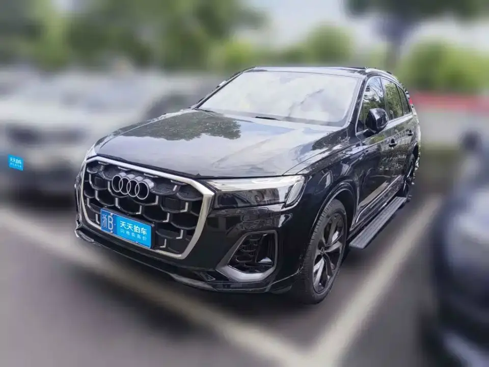 Audi Q7 55 TFSI quattro S line Sport 2025