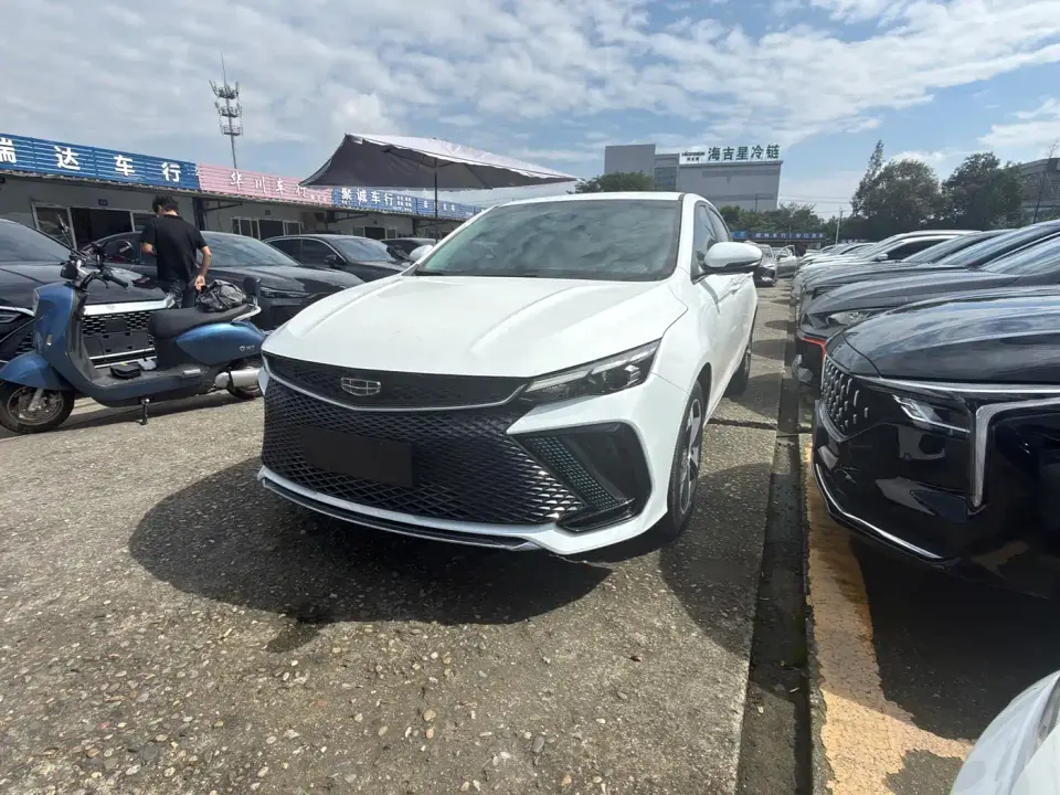 Geely Emgrand L 1.4T CVT Supreme 2022