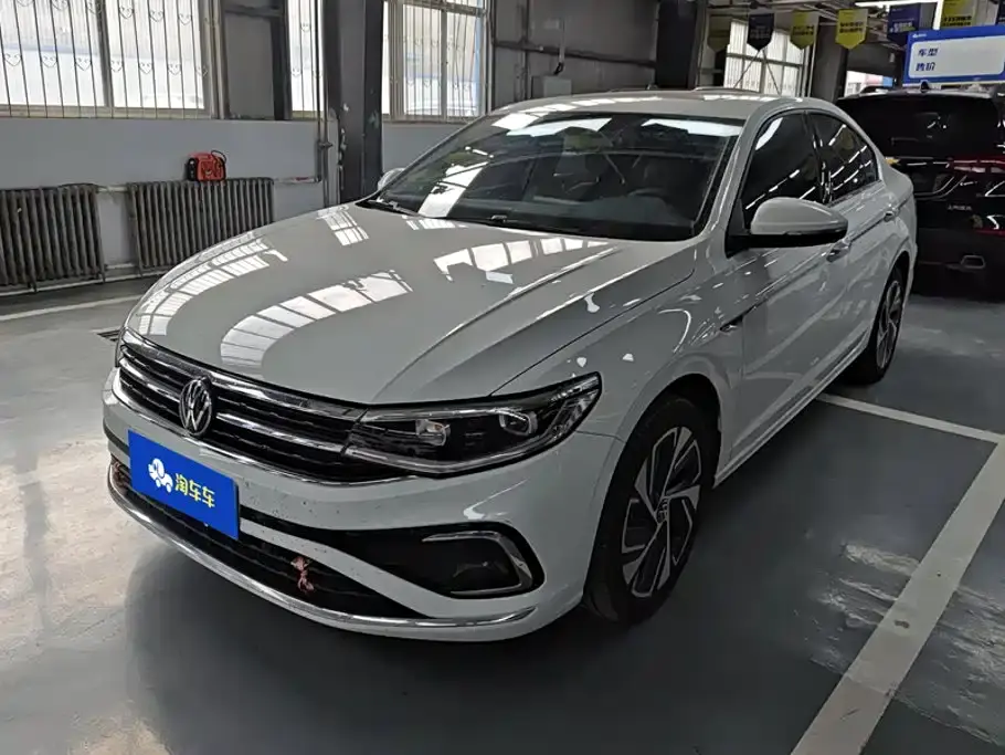 Volkswagen Bora 300TSI DSG Premium Edition 2023