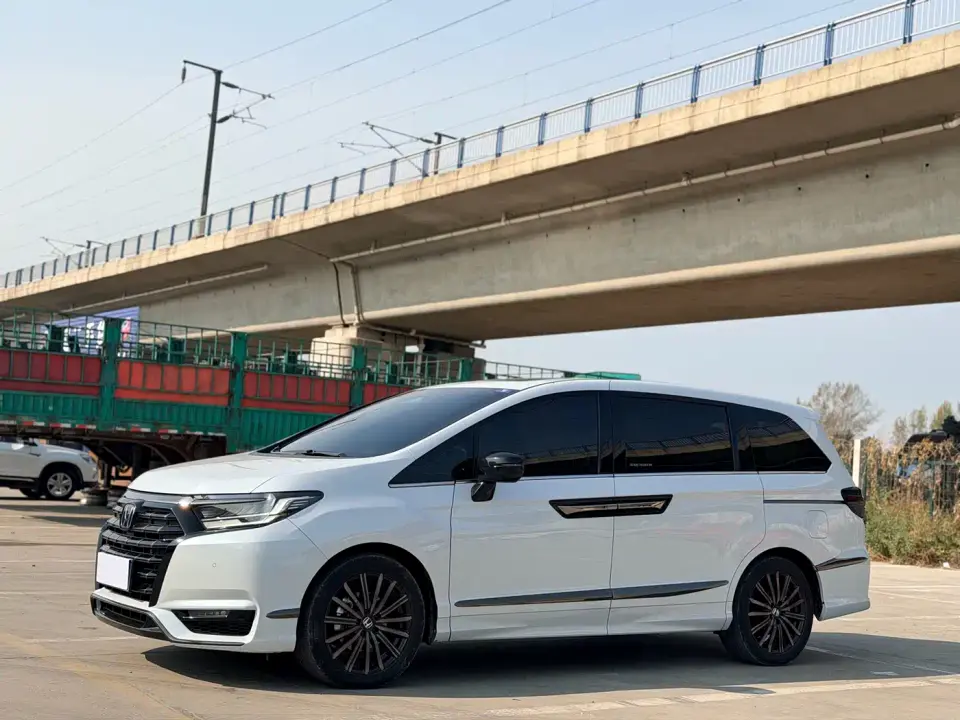 Honda Elysion 2.0L e:HEV Supreme Edition 2024