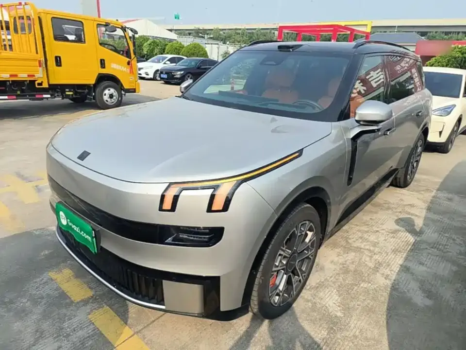 Lynk & Co 900 2.0T Ultra 2025