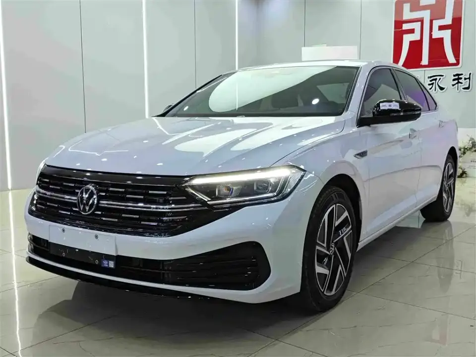 Volkswagen Sagitar 300TSI DSG Surpass Edition 2024