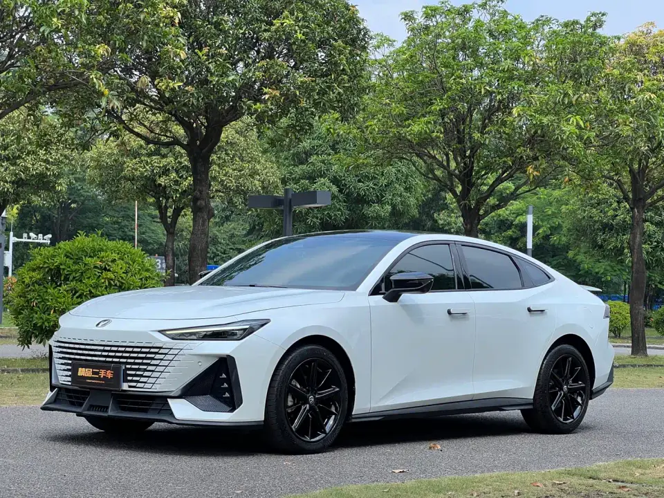 Changan UNI-V 1.5T Luxury Edition 2024