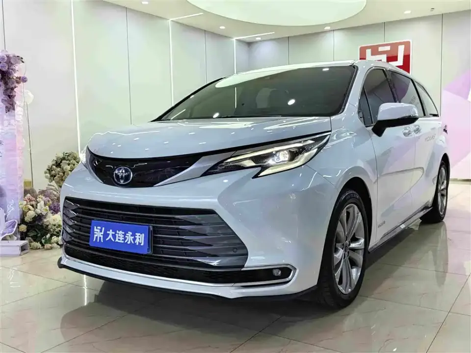 Toyota Sienna 2.5L Hybrid Ultimate Edition 2022