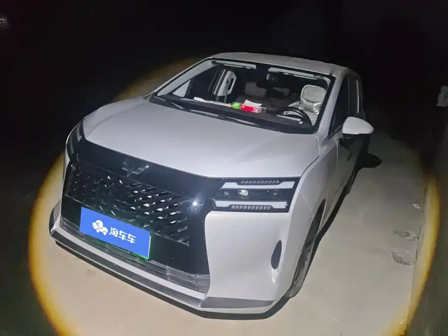 Wuling Motors Xingguang 730 New Energy Model Plug-in Hybrid Base Version 2026