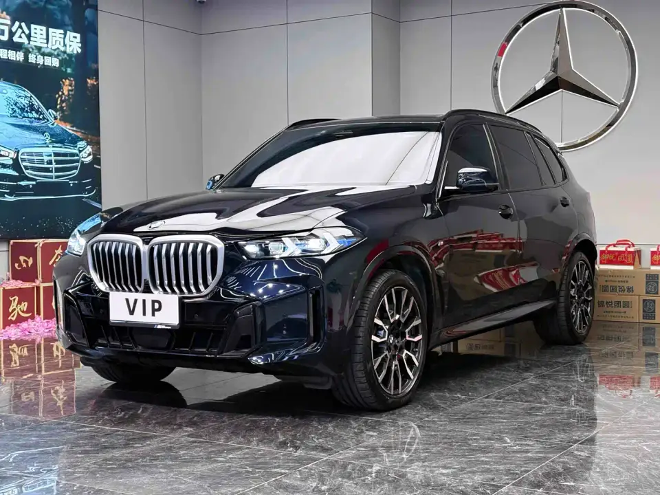 BMW X5 xDrive 40Li M Sport Black Night Package 2024
