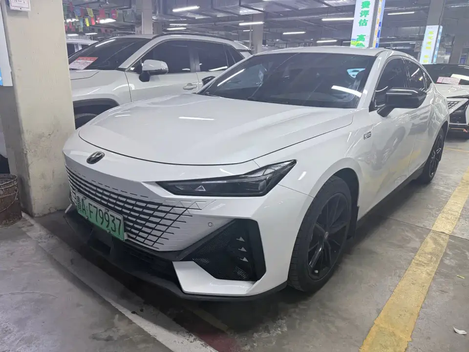 Changan UNI-V iDD ZhiDian iDD 1.5T 113km Smart Fun Edition 2023