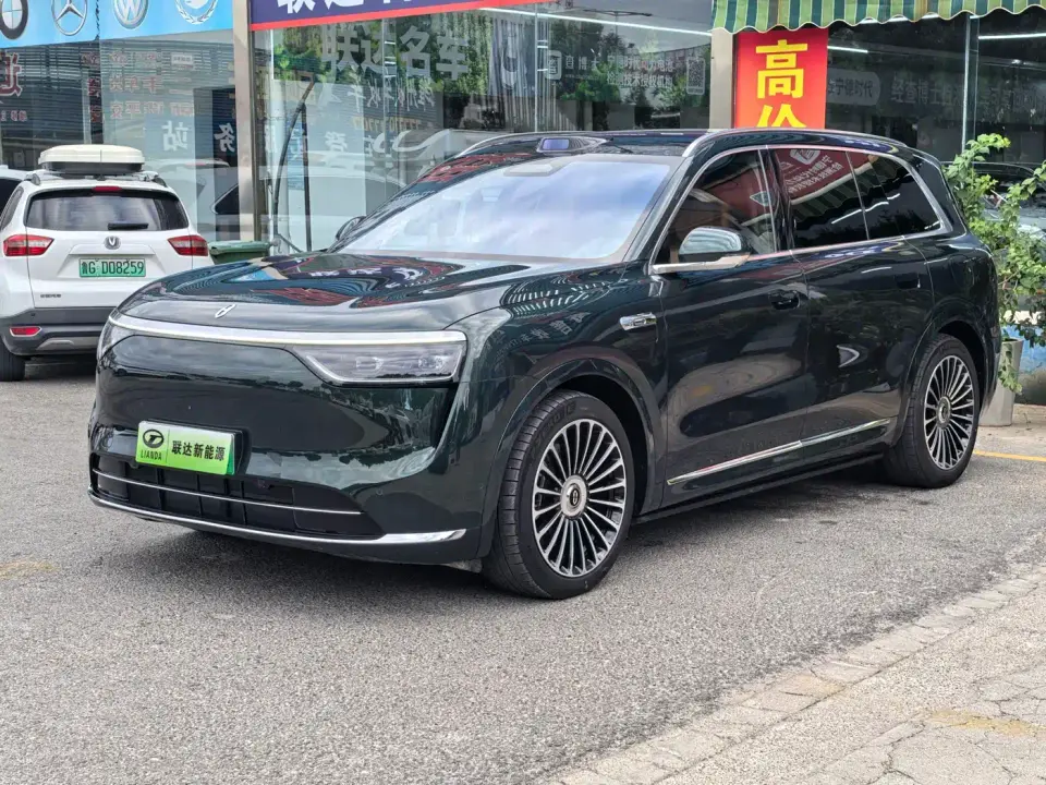 AITO Wenjie AITO M8 Extended Range Ultra 53.4kWh 6-Seater 2025