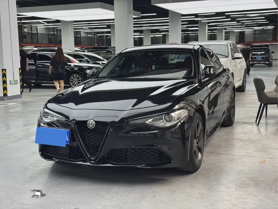 Alfa Romeo Giulia 2.0T 280HP Luxury Edition 2020