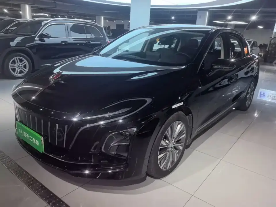 Hongqi E-QM5 Model 610km PLUS 2025