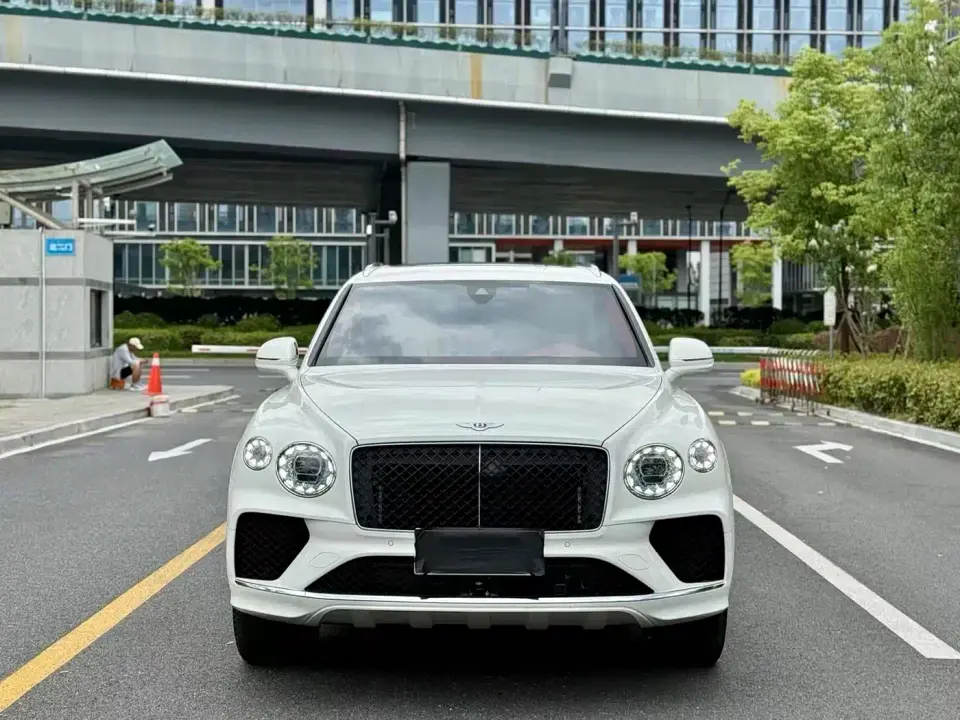 Bentley Bentayga 4.0T V8 Long Wheelbase 2024