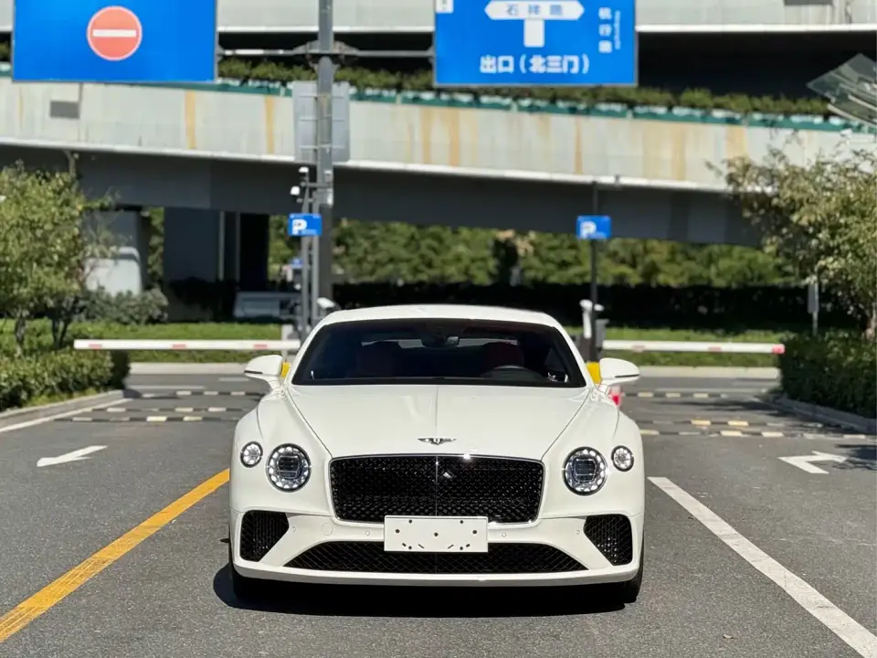 Bentley Continental 4.0T GT V8 2024