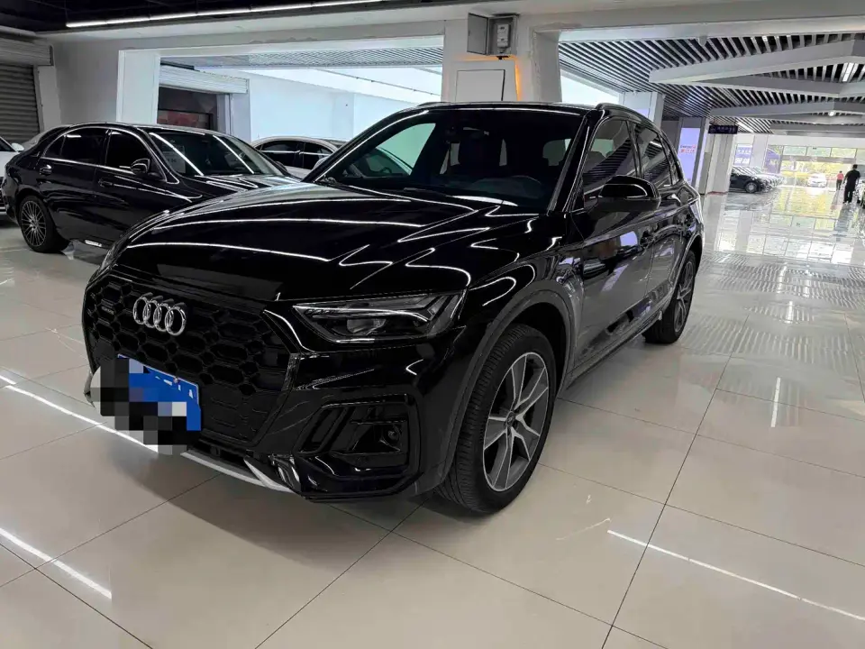 Audi Q5L Model 40 TFSI Luxury Dynamic 2024