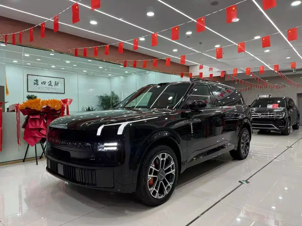 Lynk & Co 900 2.0T Ultra 2025