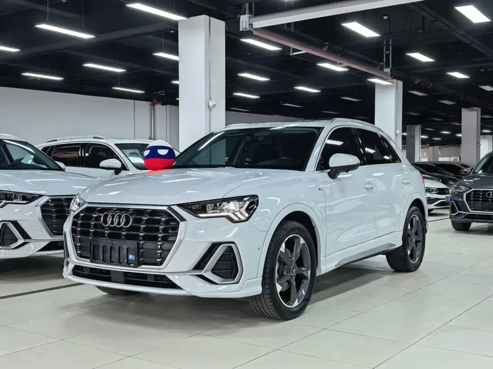 Audi Q3 35 TFSI Fashion Dynamic (1.4T) 2023