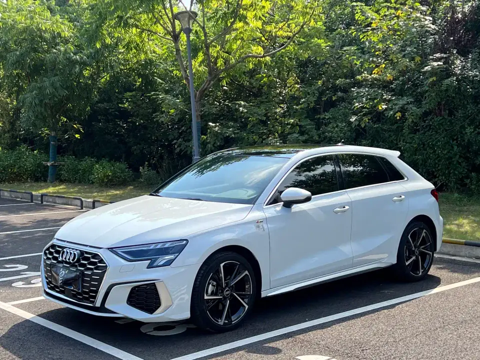 Audi A3 Model Sportback 35 TFSI Fashion Sport 2024