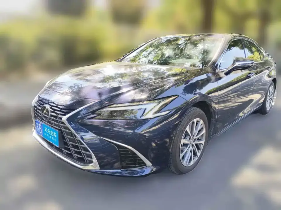 Lexus ES 200 Ultimate Edition 2025