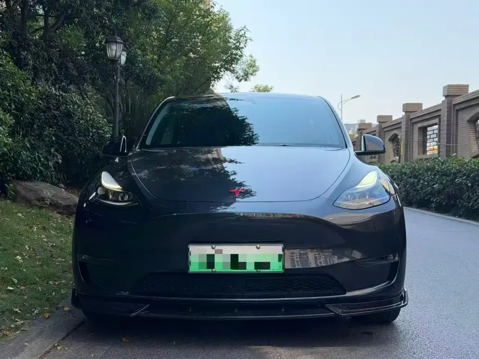 Tesla Model Y Long Range AWD 2024