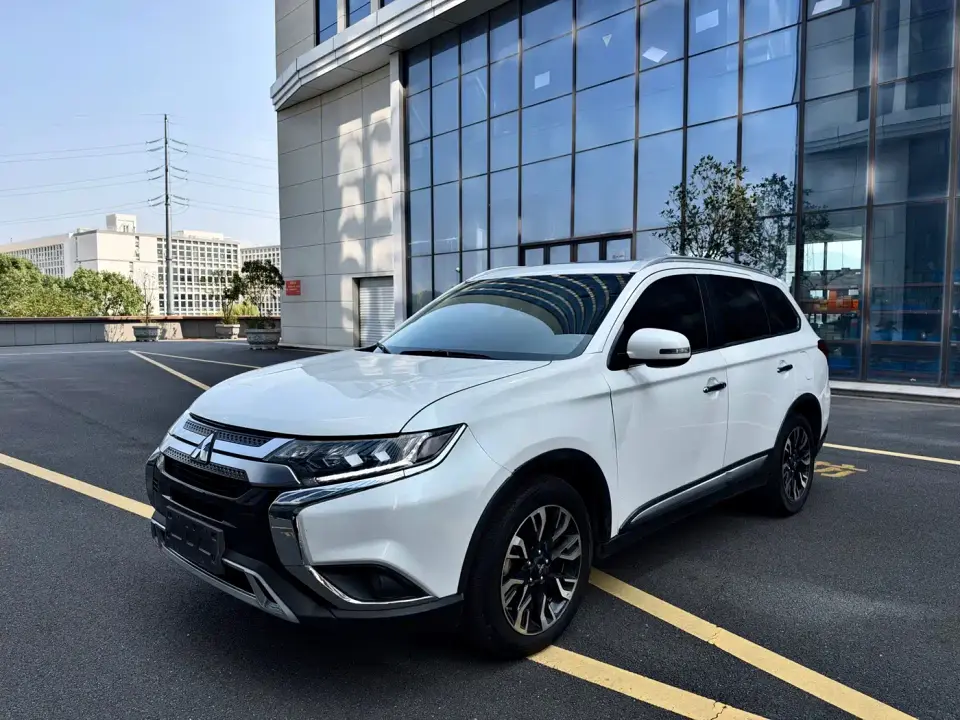 Mitsubishi Outlander 2.4L 4WD Deluxe Edition 5-Seater China VI 2019
