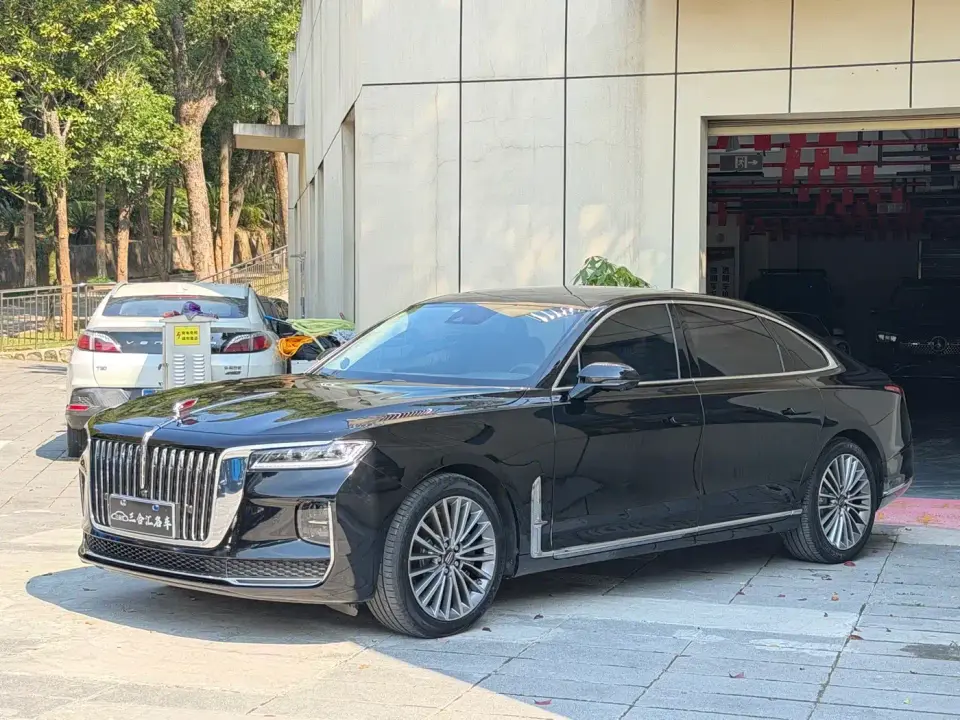 Hongqi H9 2.0T Smart Connection Qi Xiang Edition 2021