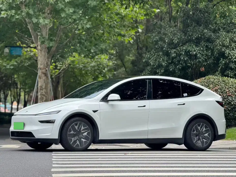 Tesla Model Y L Facelift Long Range AWD 2025