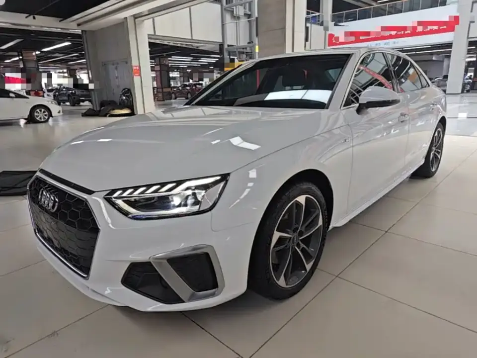 Audi A4L 40 TFSI Fashion Dynamic Edition 2023