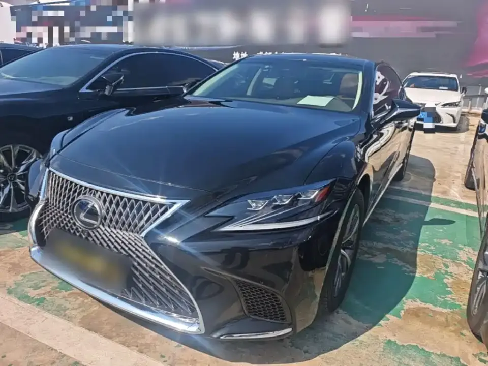 Lexus LS 500h Excellence (China VI) 2020