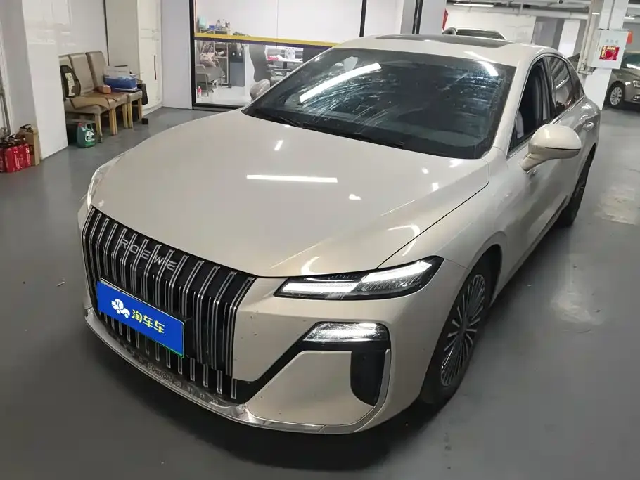 Roewe M7 DMH Base 2025