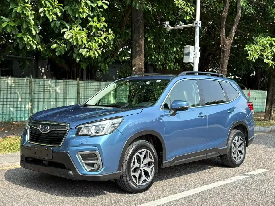 Subaru Forester 2.0i Luxury Edition with EyeSight 2021