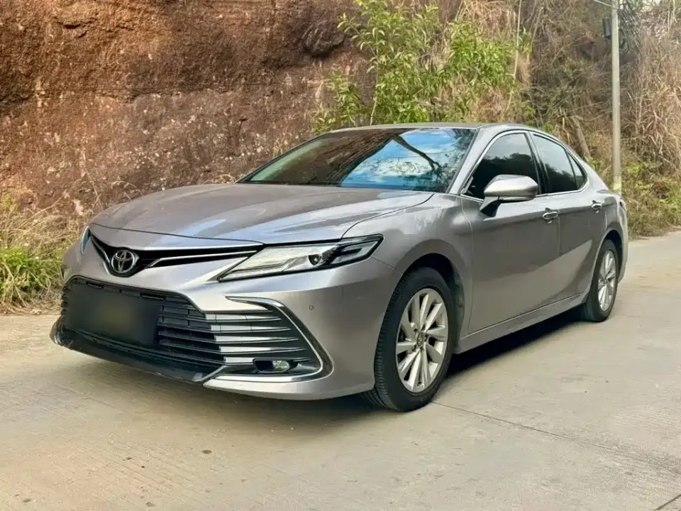 Toyota Camry 2.0G Luxury Edition 2022