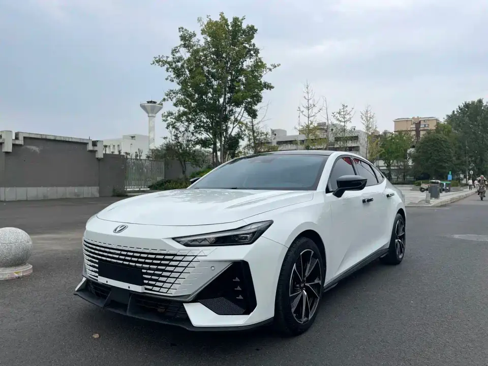 Changan UNI-V 1.5T Luxury Edition 2024