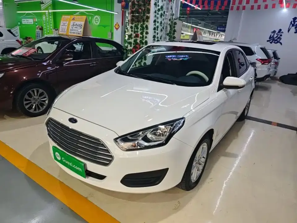 Ford Escort Facelift 1.5L Auto Premium Edition (TPMS) China VI 2021