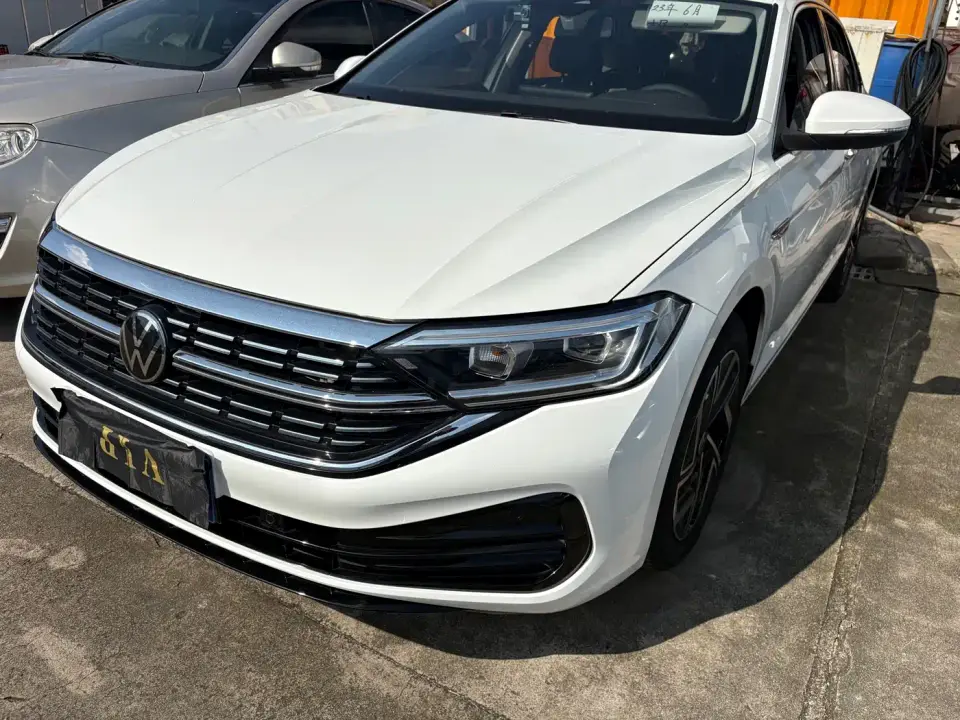 Volkswagen Sagitar 300TSI DSG Surpassing Edition 2023