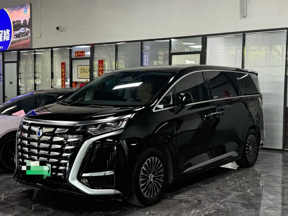 Denza D9 DM-i 980 AWD Premium 2025