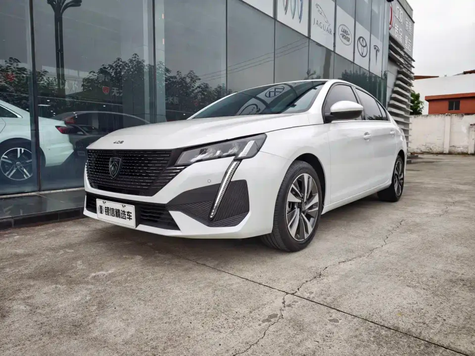 Peugeot 408 1.6T Light Chaser Edition 2025