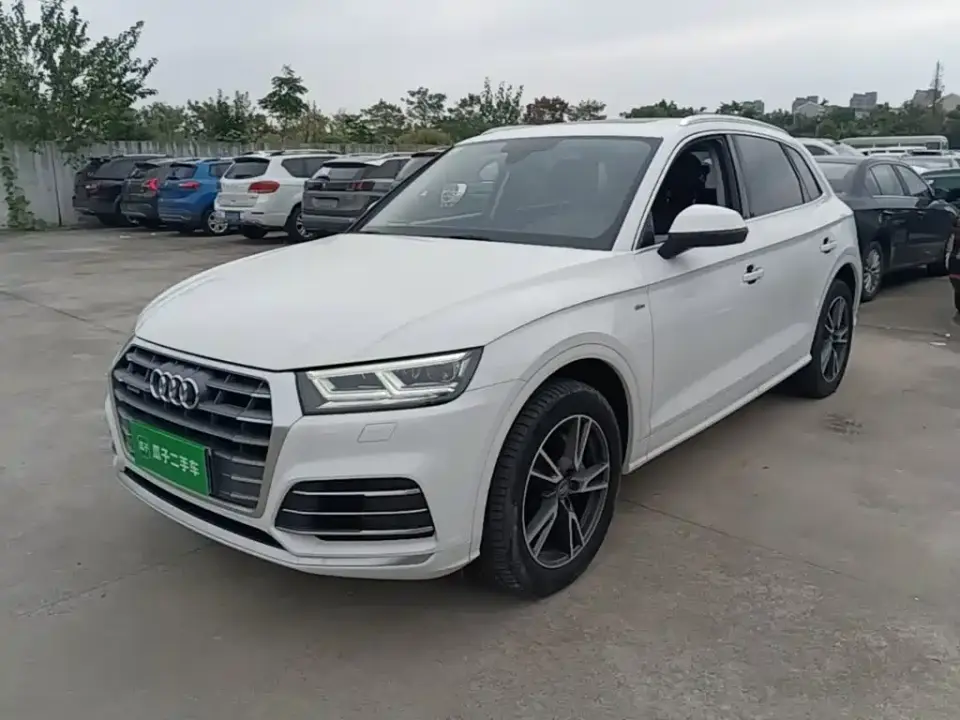 Audi Q5L Facelift 40 TFSI Honor Fashion 2021