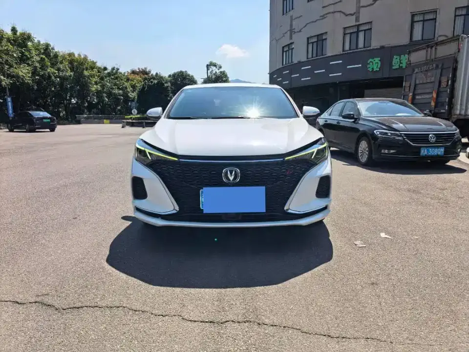 Changan Eado PLUS Blue Whale NE 1.4T GDI DCT Premium 2020