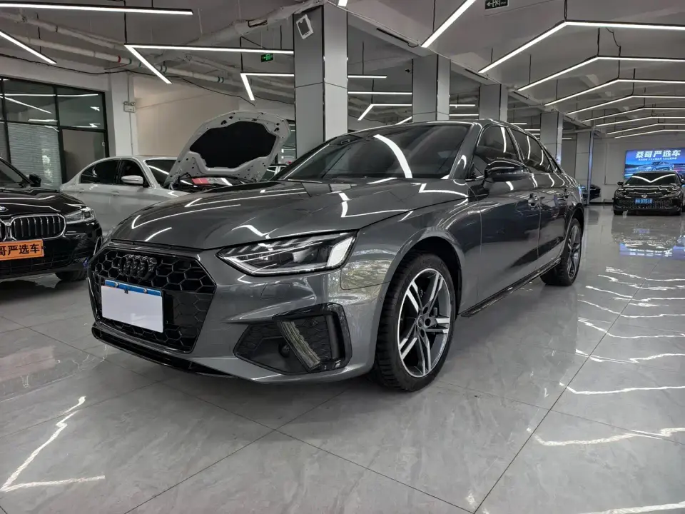 Audi A4L 40 TFSI Luxury Dynamic 2022